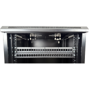 Panneau de gestion de câbles 24 ports avec bouchons de blocage